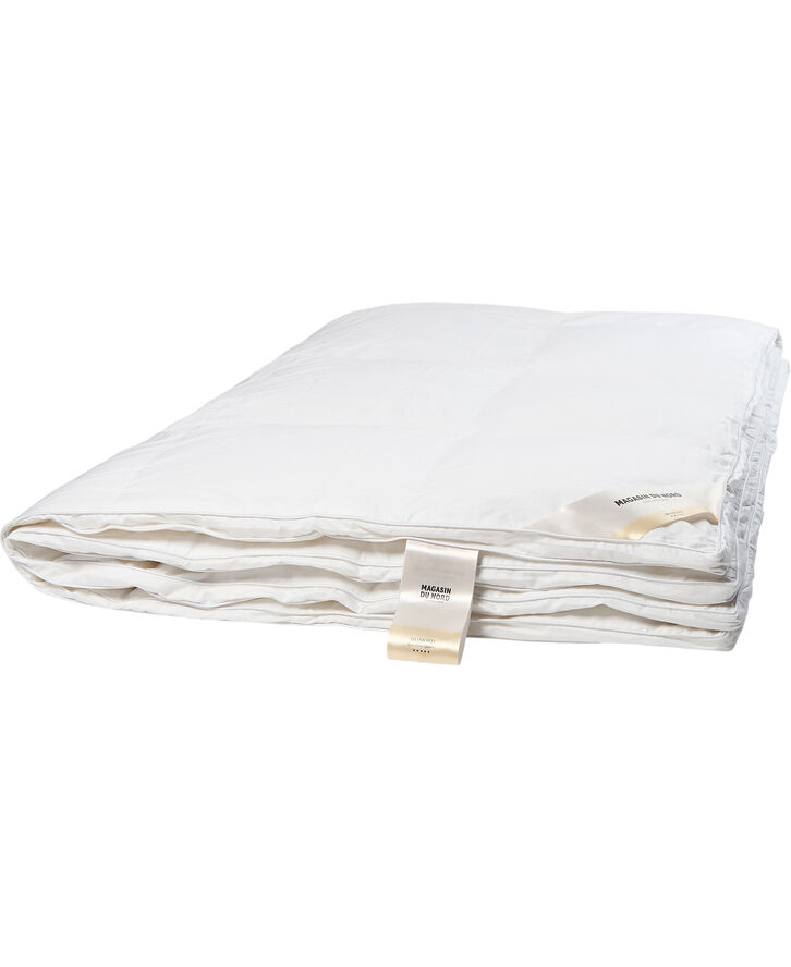 Diamant Gåsedunsdyne - Let 140x200 cm.