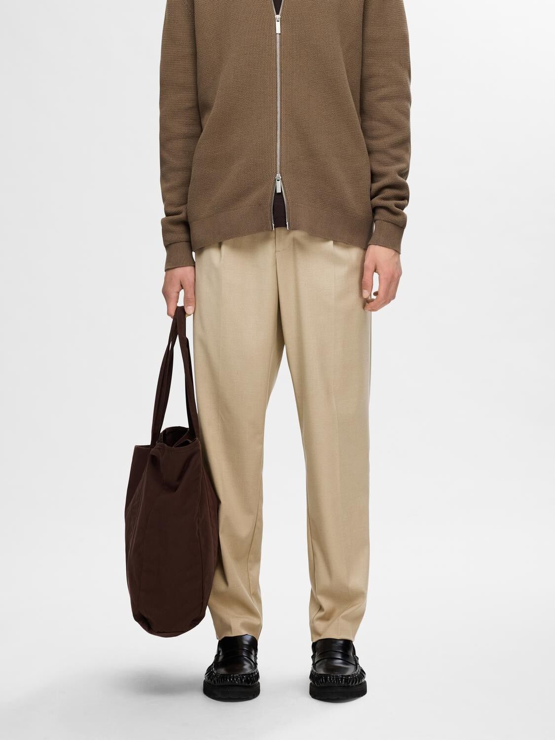 SLH190-REG TAPERED LEROY PLEAT PANT