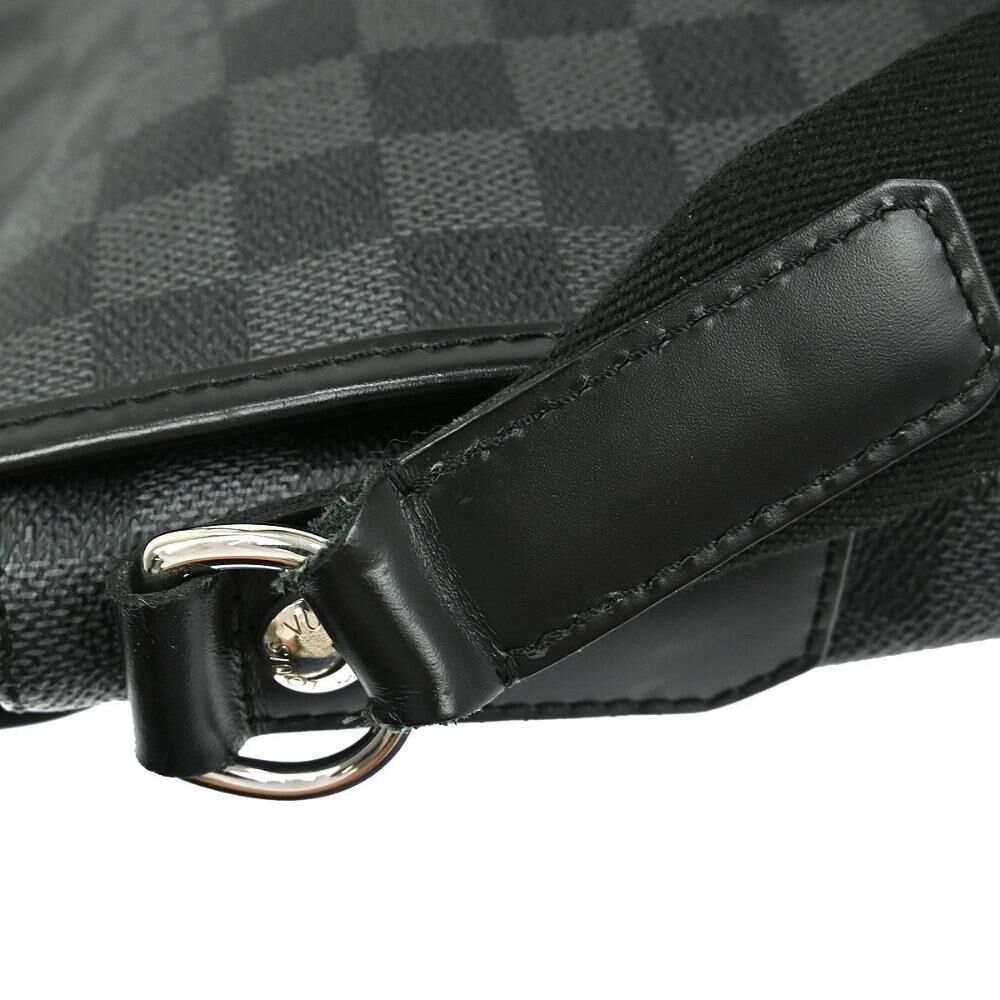 Louis Vuitton Messenger