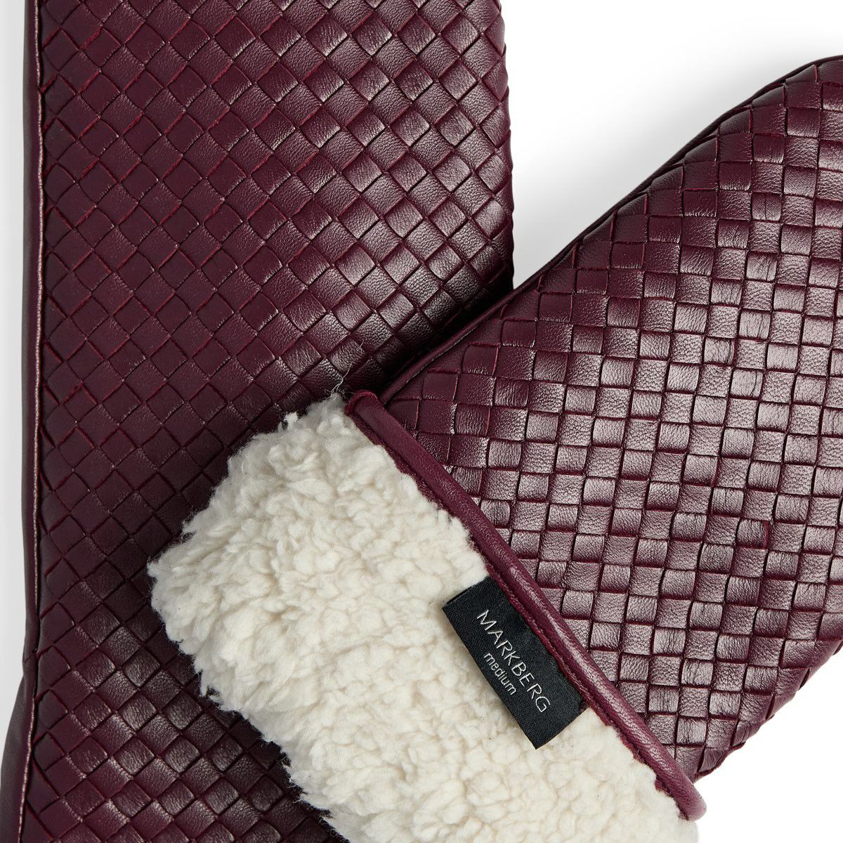 EmbaMBG Mitten, Weave