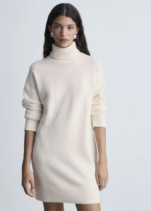 Short turtleneck knitted dress