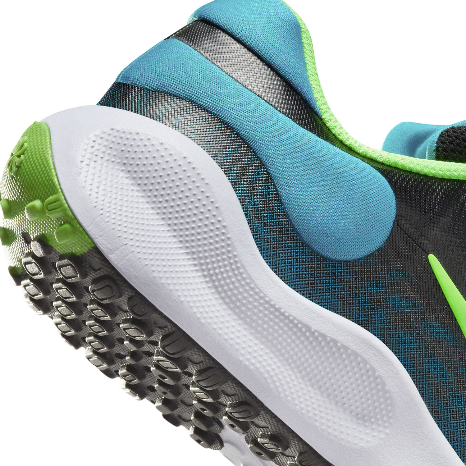 Revolution 7 sneakers