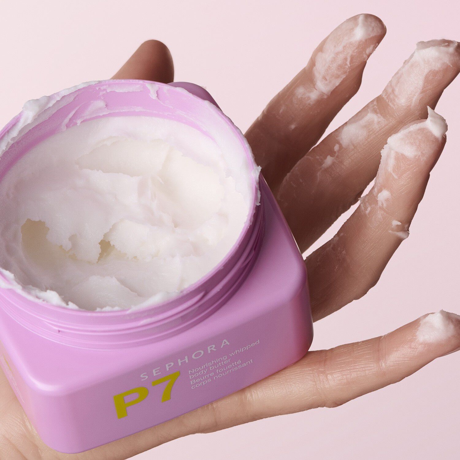 N&aelig;rende bodycreme med pisket sm&oslash;r - fugtighed i 24 timer