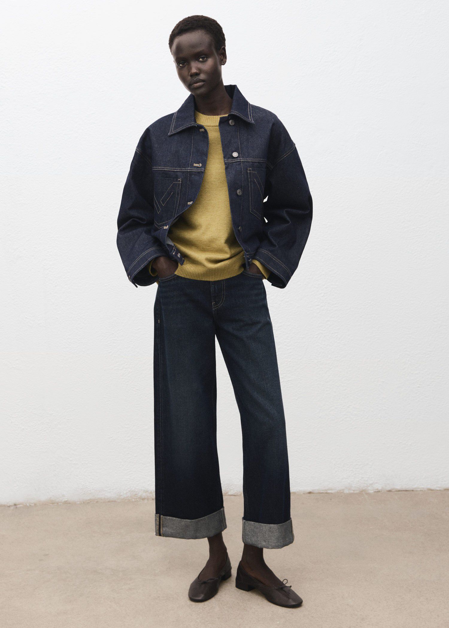 Oversized sweater with ribbed trim