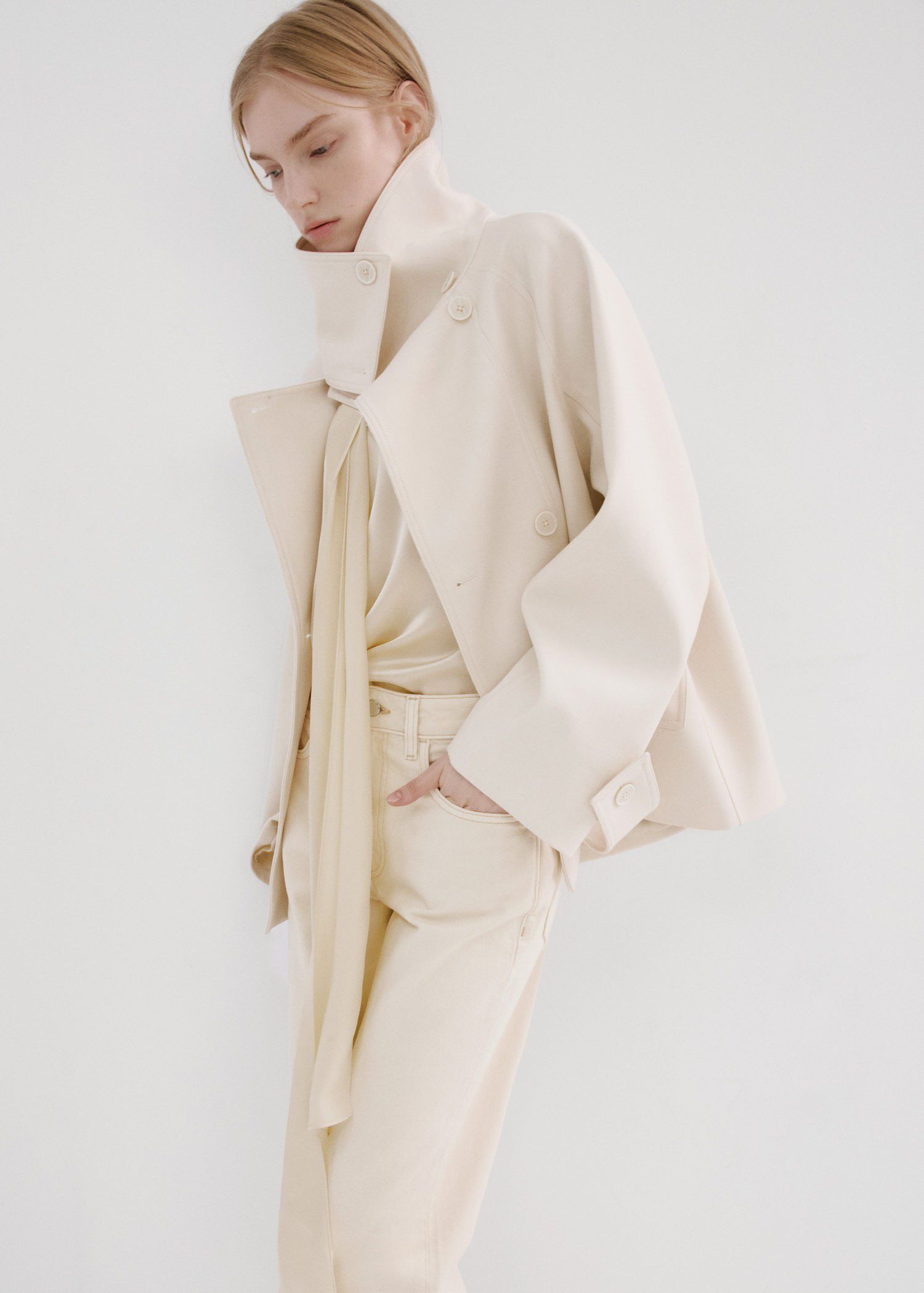 Mid-rise flared jeans