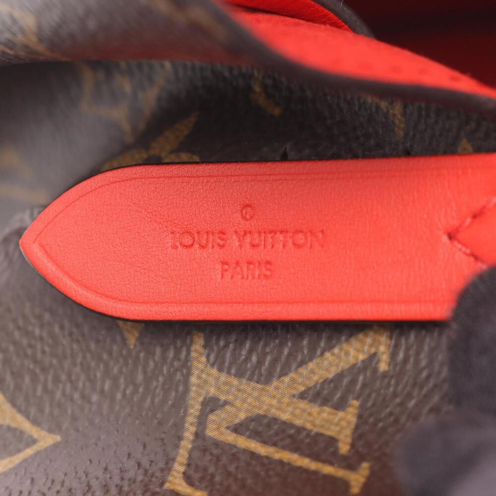 Louis Vuitton Shoulder Bags