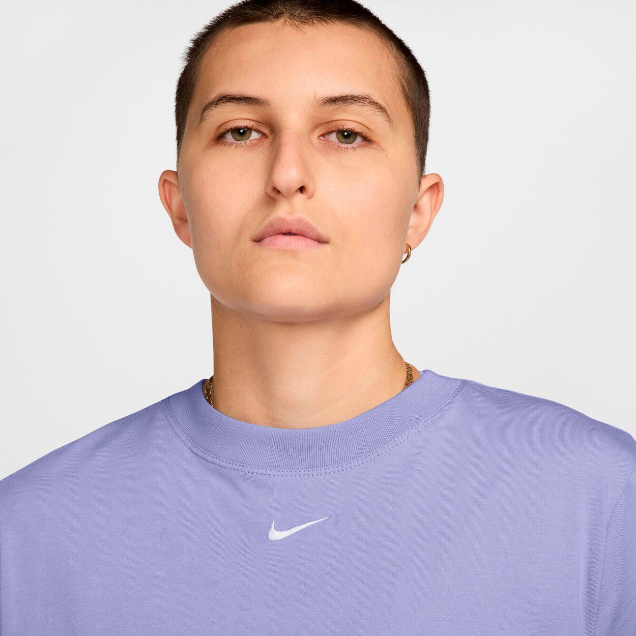 SPORTSWEAR ESSENTIAL T-SHIRT