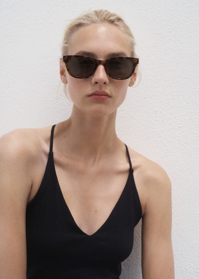 Open-back cotton top