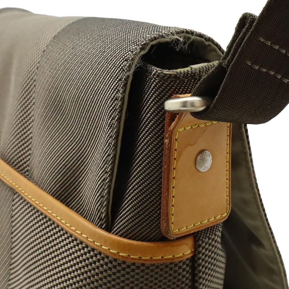 Louis Vuitton Shoulder Bags