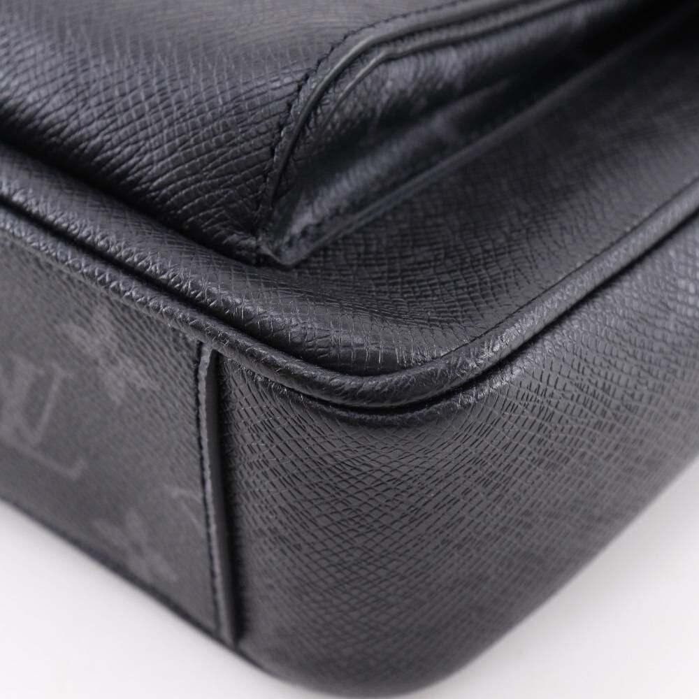 Louis Vuitton Messenger