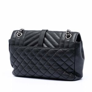 Yves Saint Laurent Shoulder Bag
