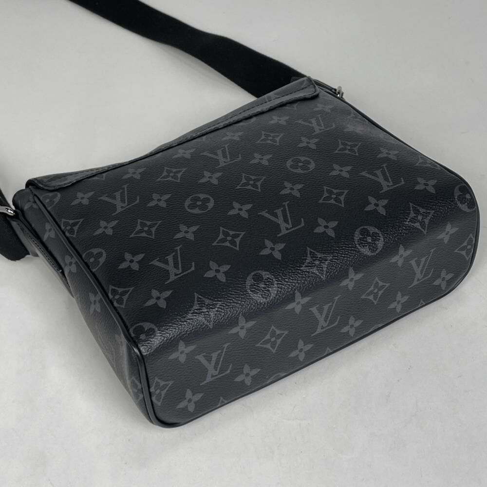 Louis Vuitton District