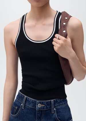 Knitted top with contrast details