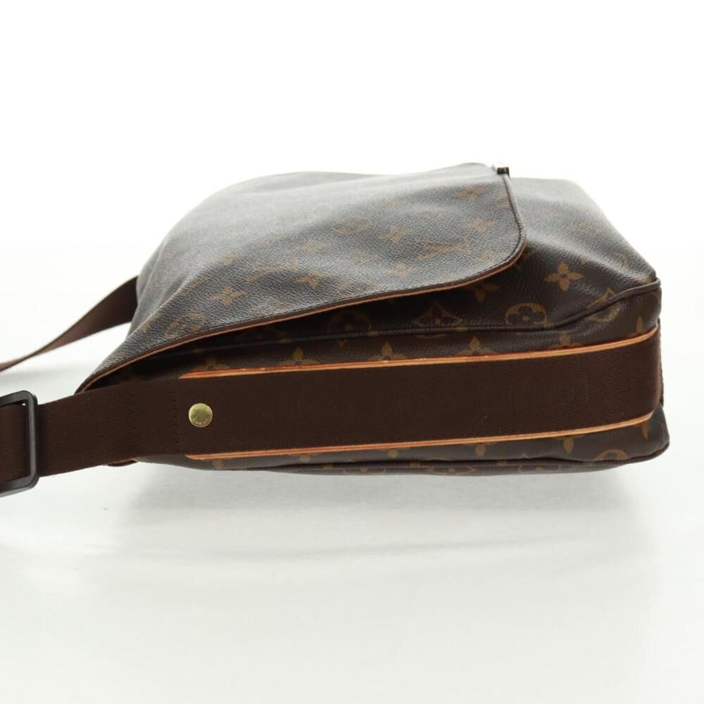 Louis Vuitton Messenger
