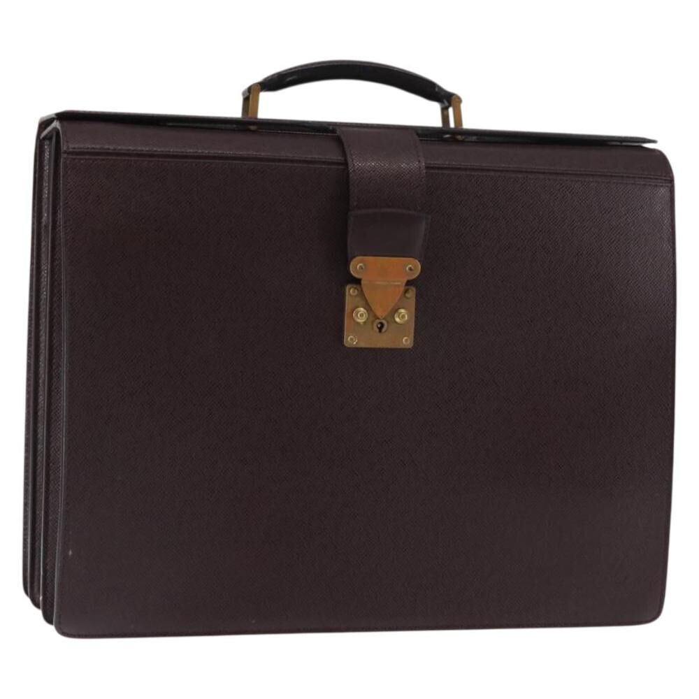 Louis Vuitton Taiga Kendall