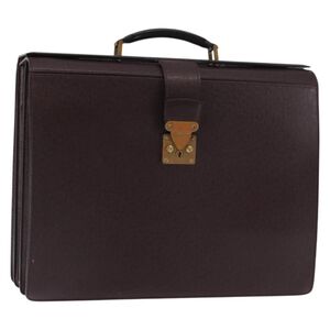 Louis Vuitton Taiga Kendall