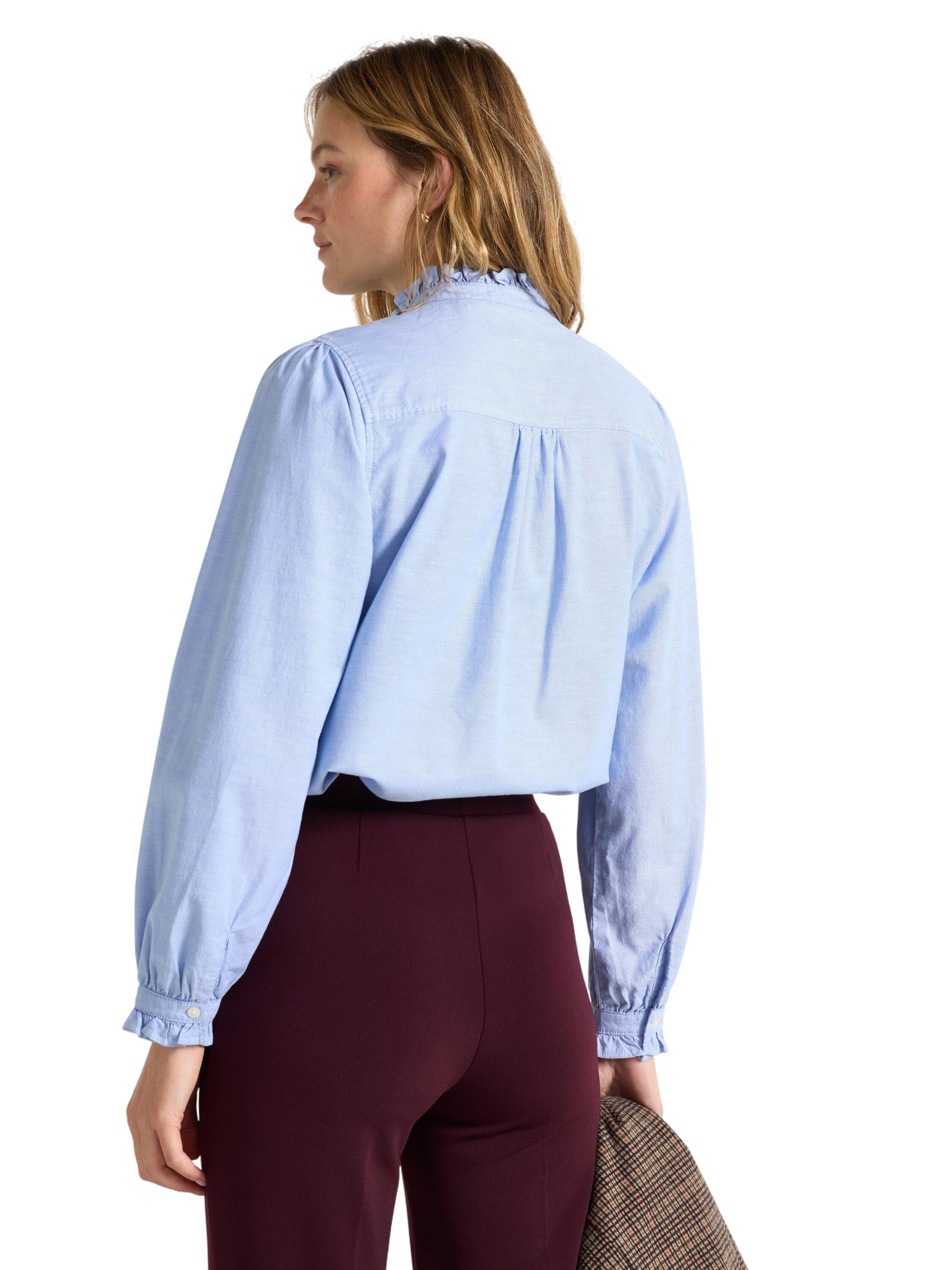 Stils&auml;ker skjorta med h&ouml;g halsrin