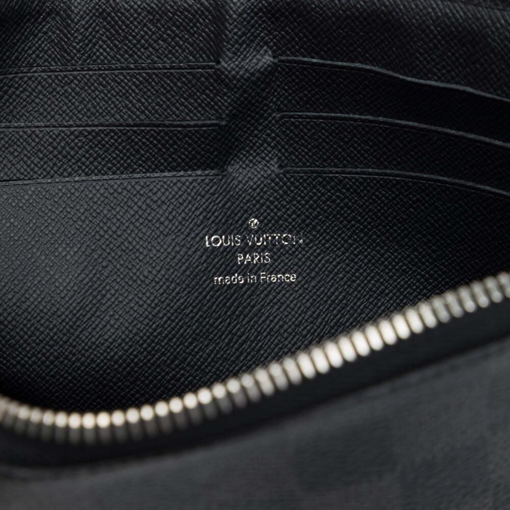 Louis Vuitton Clutch