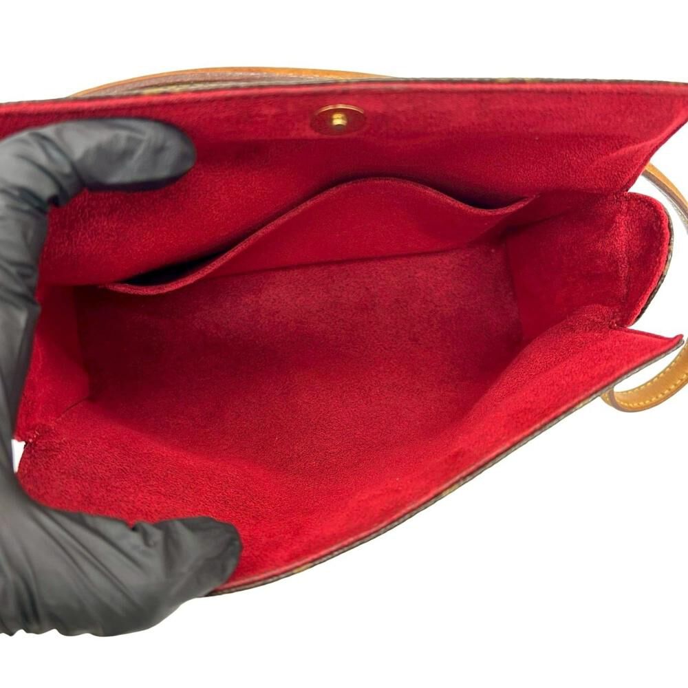 Louis Vuitton Shoulder Bags