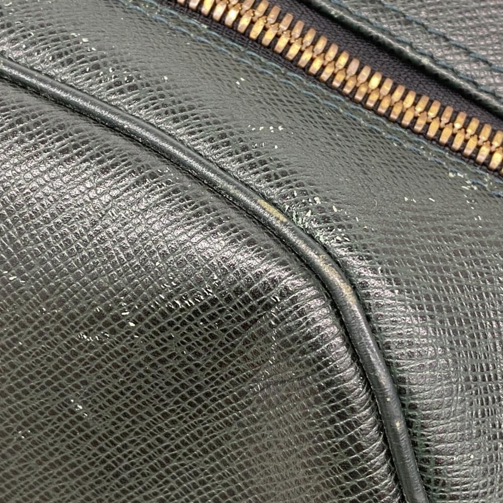 Louis Vuitton Taiga Kendall