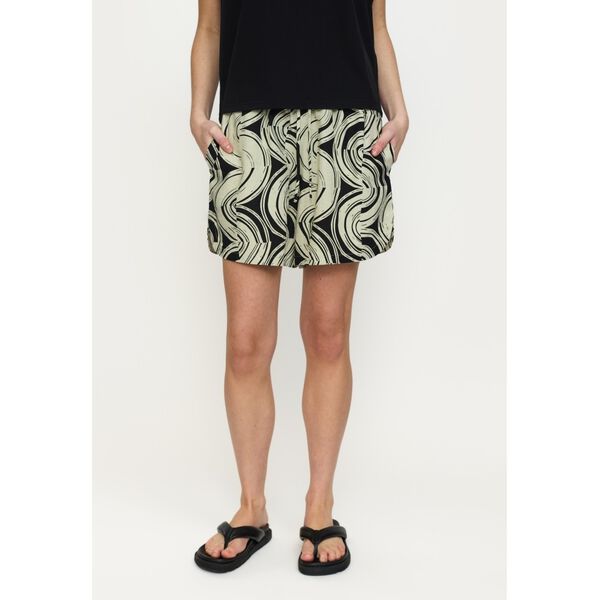 Edie Shorts