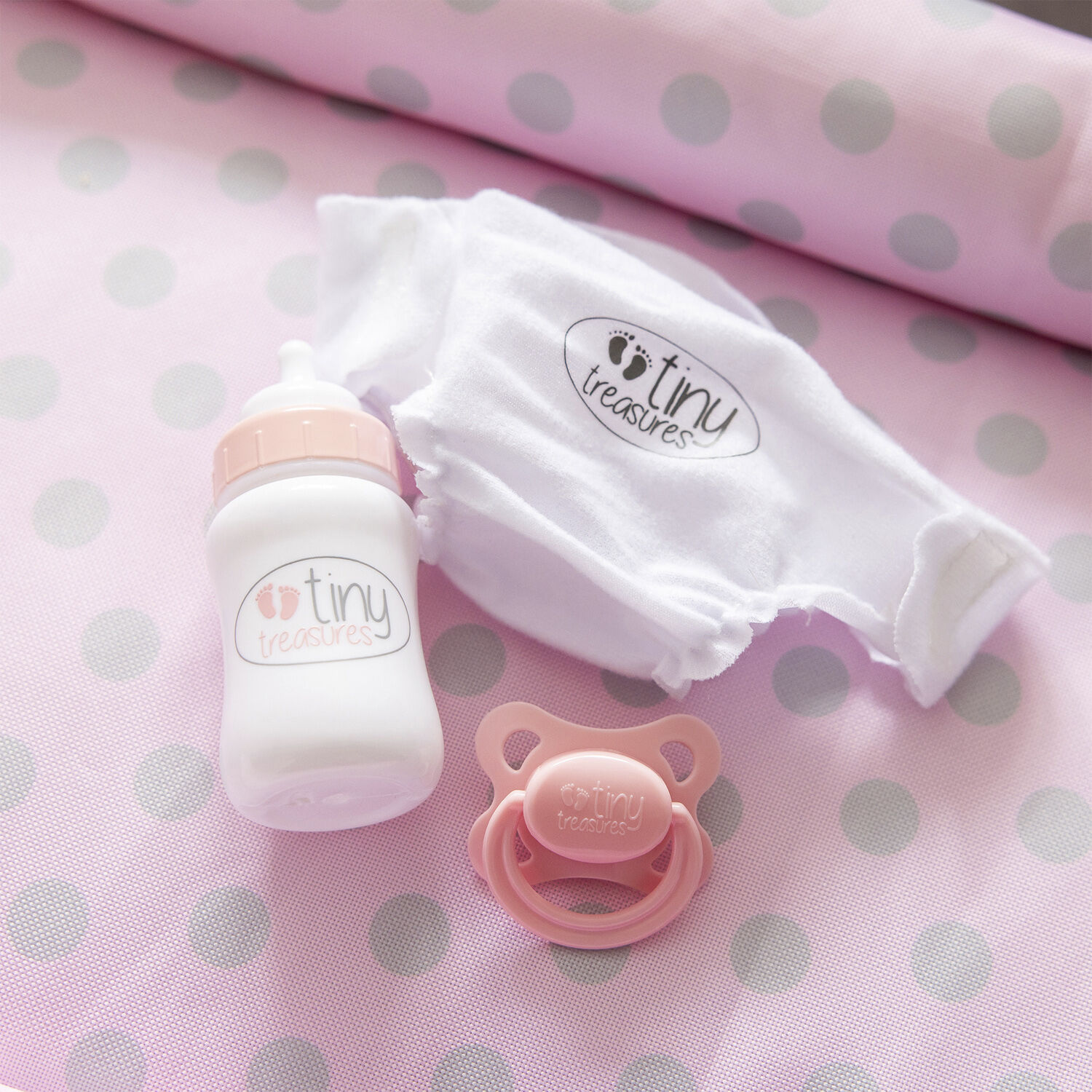 TINY TREASURES. Folding C