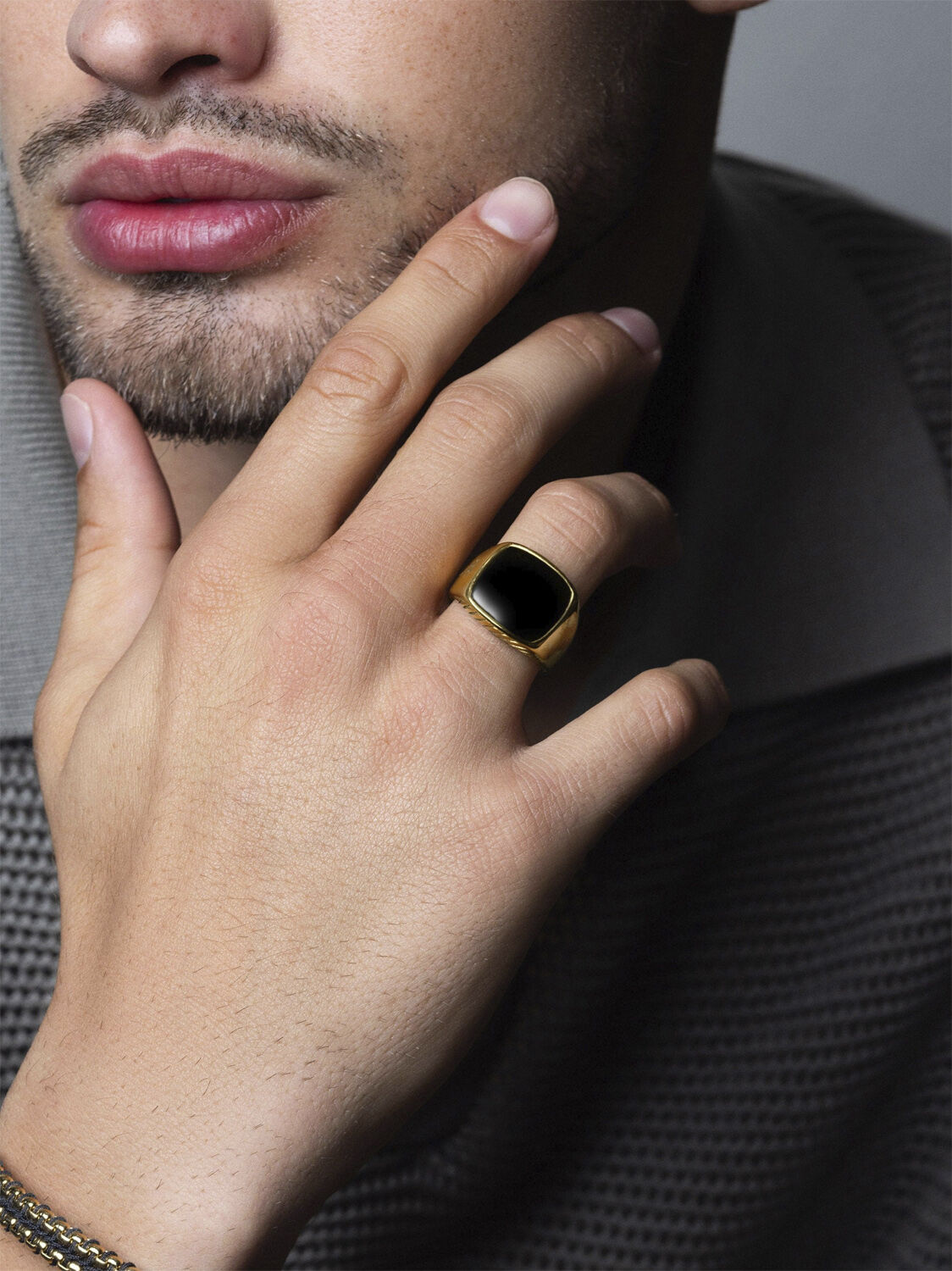 Gentlemen's Gold Signet Ring with Green Agate