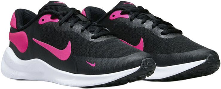 Revolution 7 sneakers