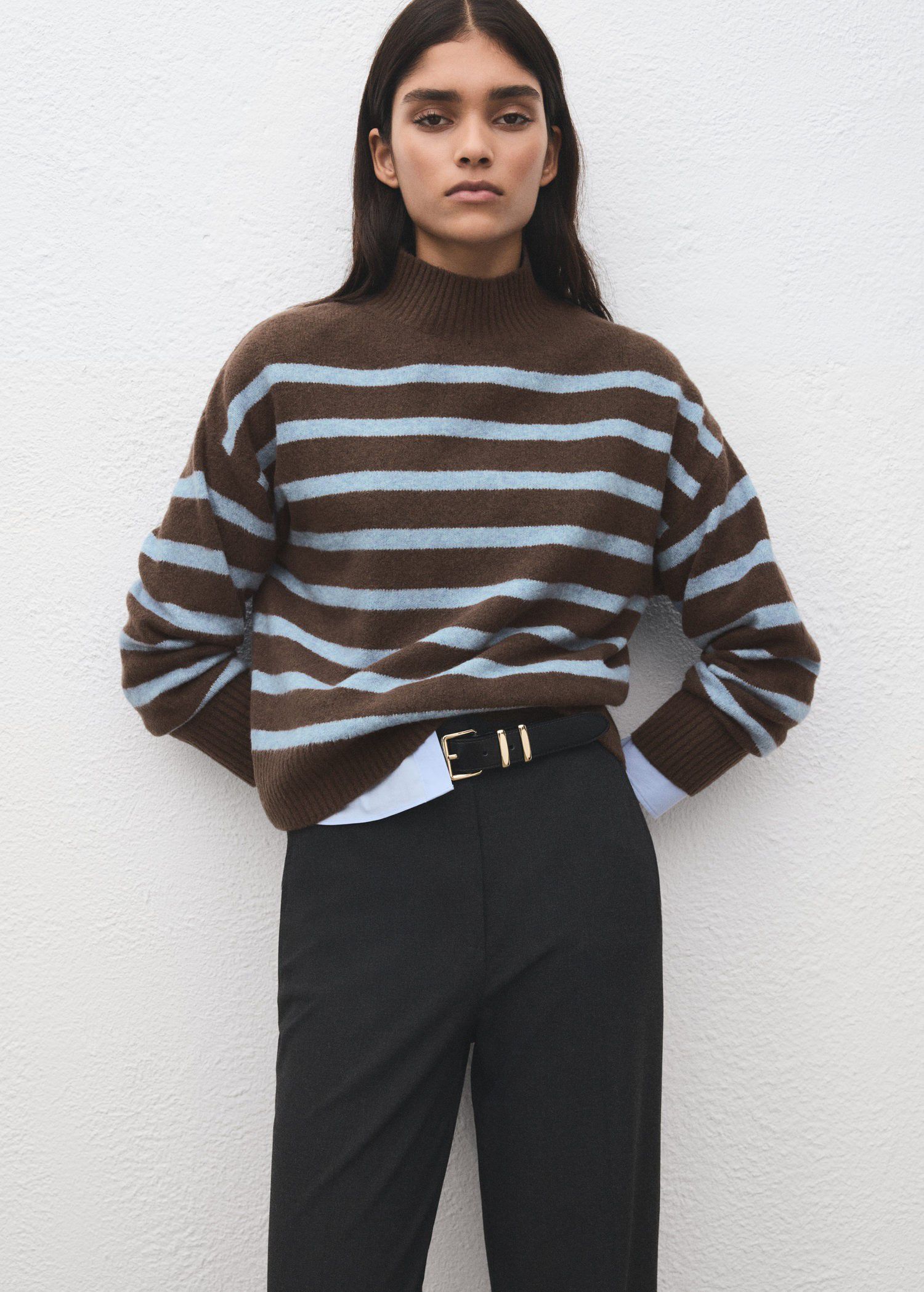 Oversized striped turtleneck sweate