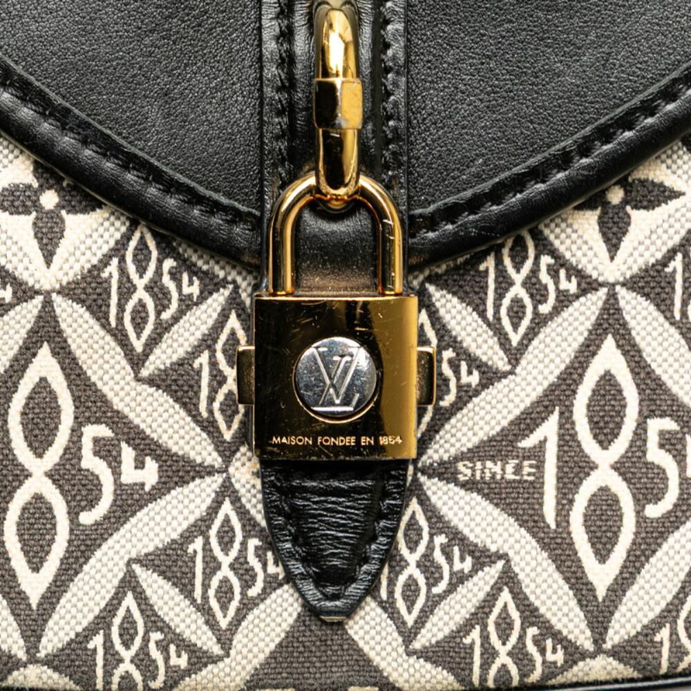 Louis Vuitton Saumur
