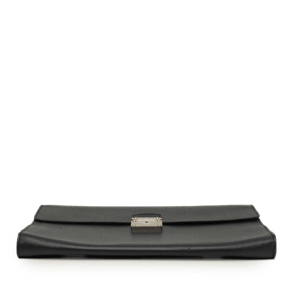 Louis Vuitton Clutch