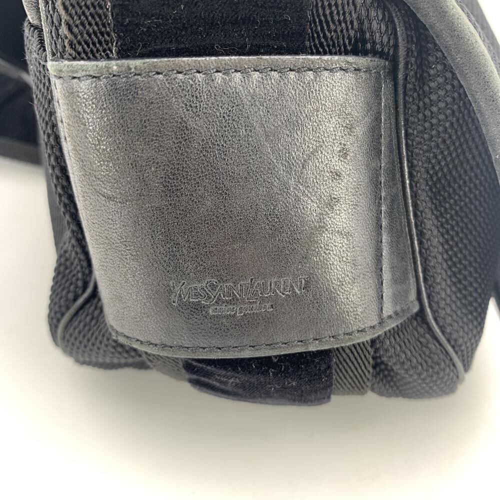 Yves Saint Laurent Shoulder Bag