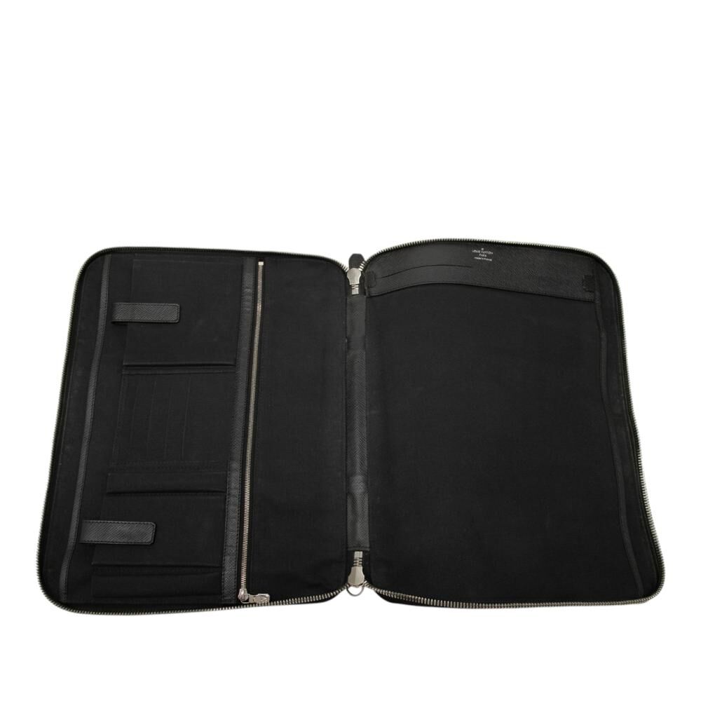 Louis Vuitton Clutch
