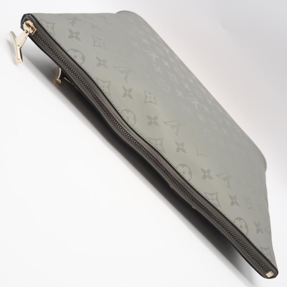 Louis Vuitton Clutch