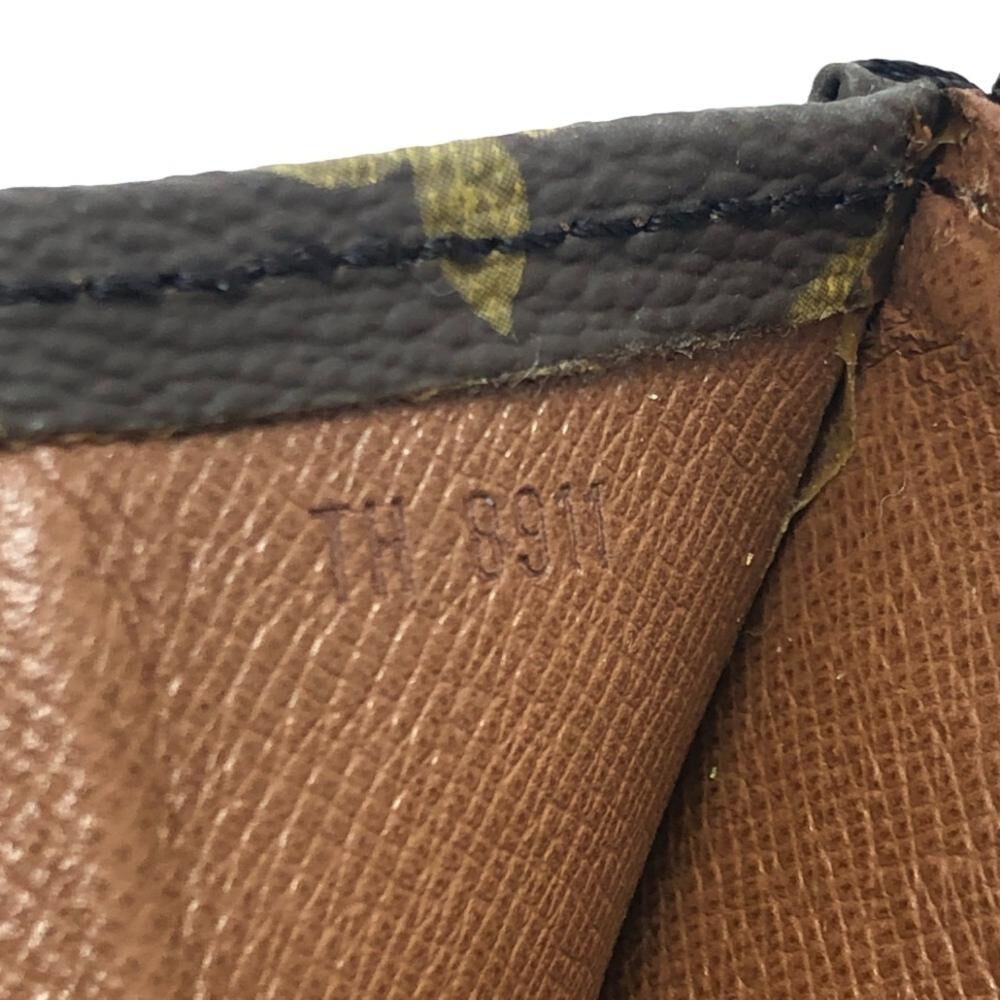 Louis Vuitton Poche Documents