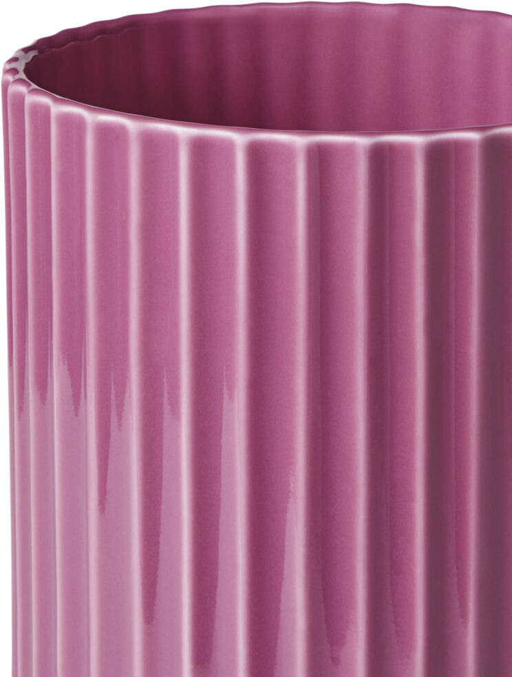 Lyngby Vase H20. 5 cm lilla porcel&aelig;n
