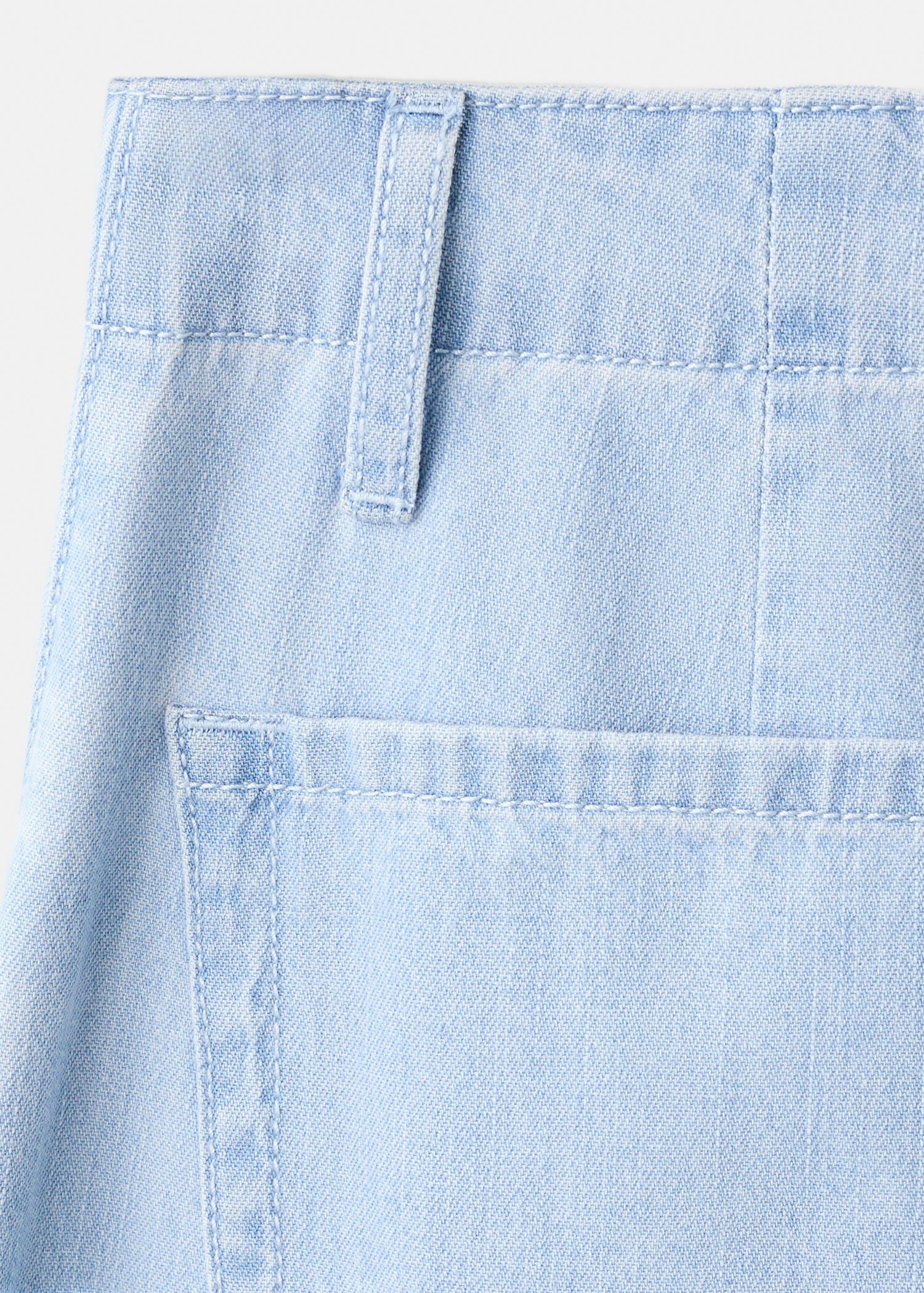 Wide leg mid-rise jeans