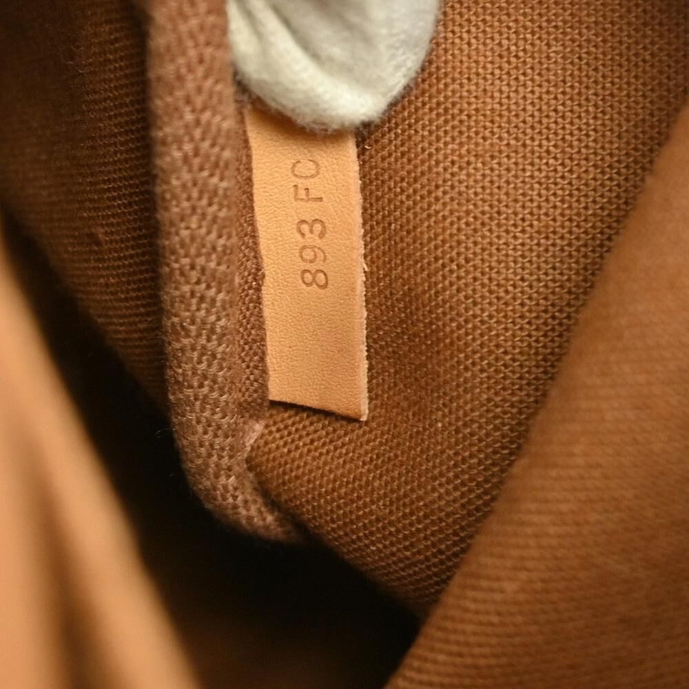 Louis Vuitton Saumur