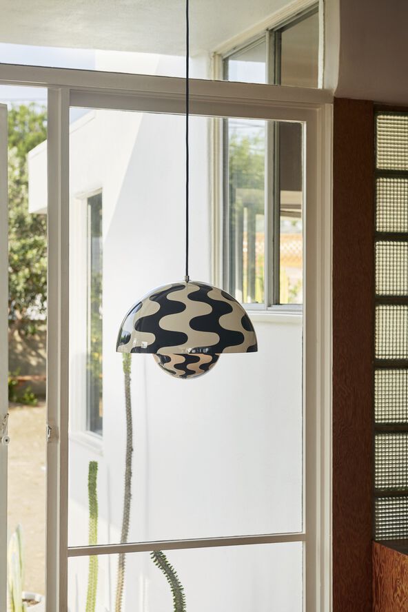 Flowerpot Pendant VP7, Black/White