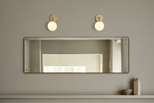 Apiales Wall, brushed brass / opal