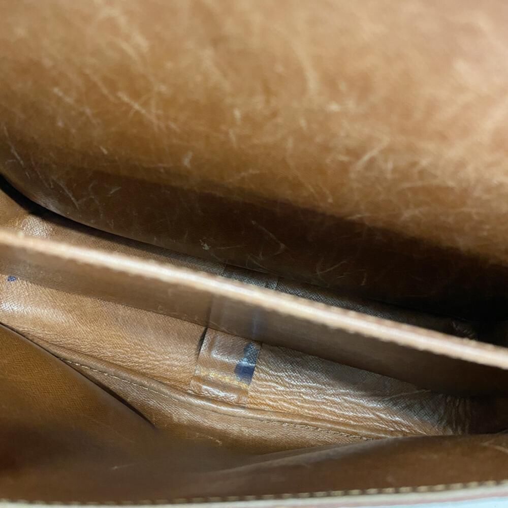 Louis Vuitton Shoulder Bags