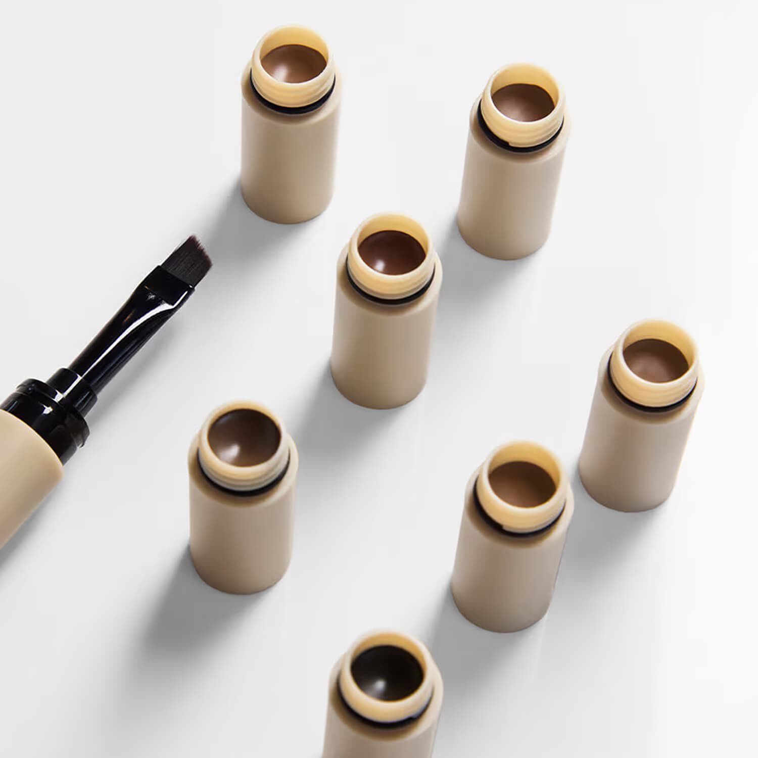 Brow Pomade - &Oslash;jenbrynspomade med dobbelt ende og applikatorpensel