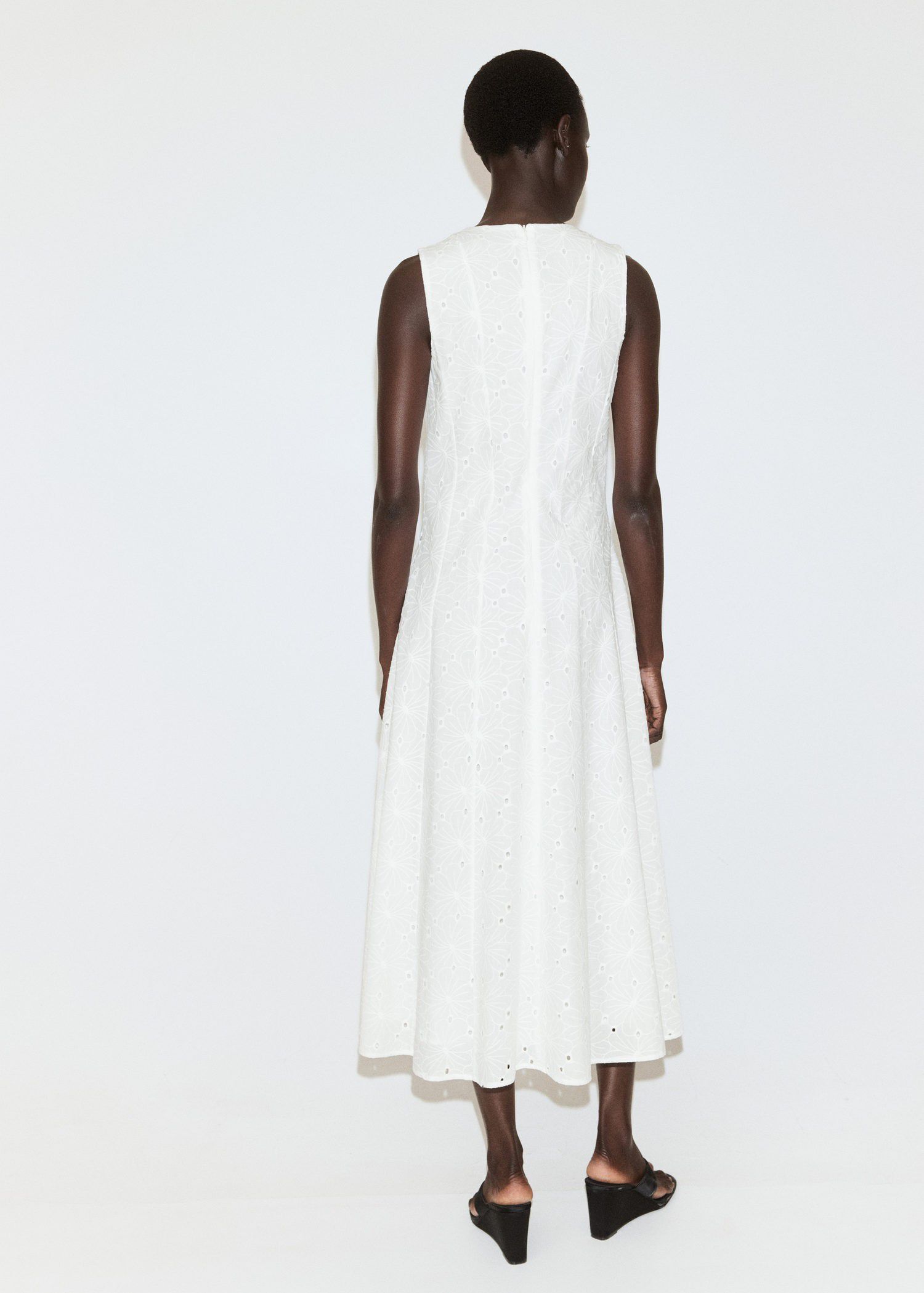 Embroidered lace flared dress