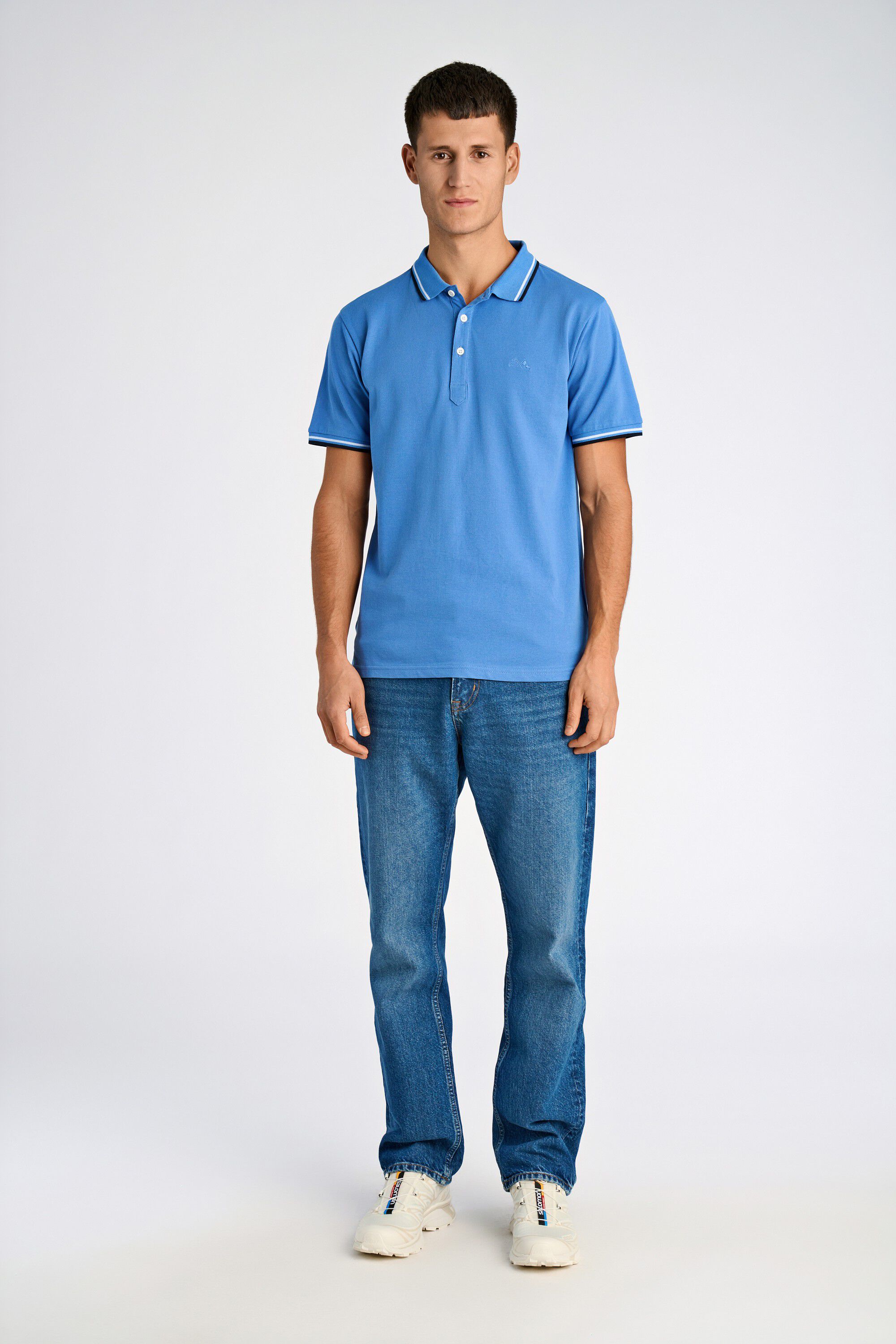 Polo shirt w. contrast piping