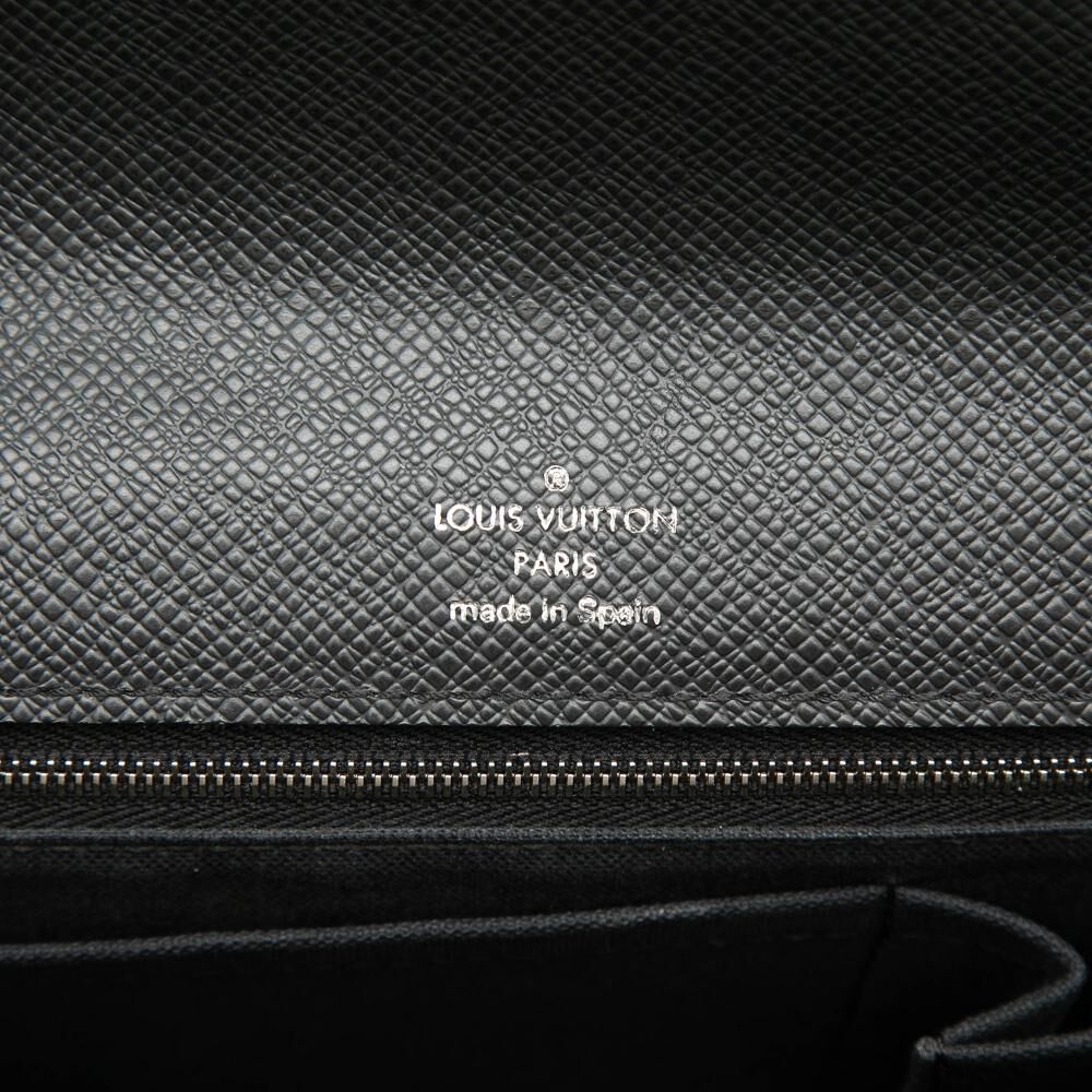 Louis Vuitton Clutch