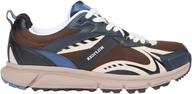 Outdoor Sneaker Tech Mix