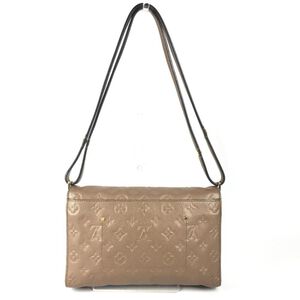 Louis Vuitton Shoulder Bags