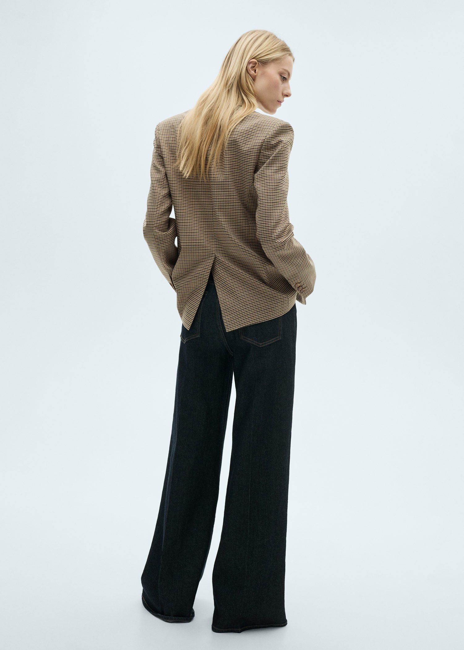 Straight-fit micro-houndstooth jack