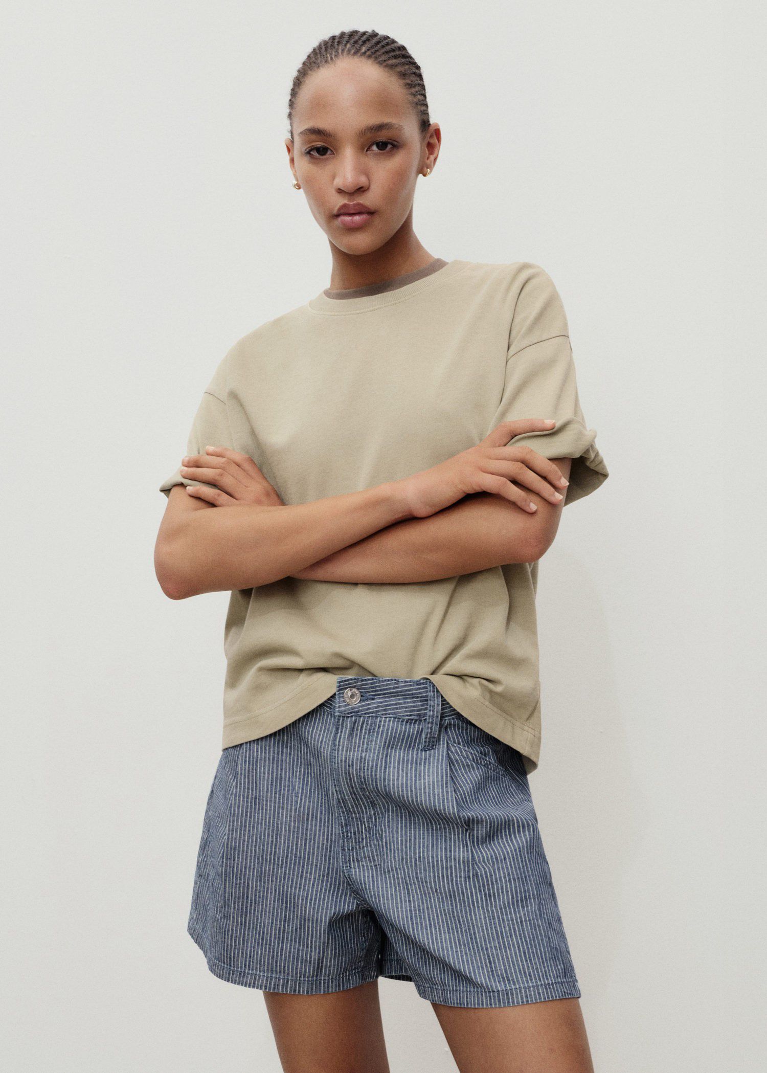 Mid-rise striped denim shorts