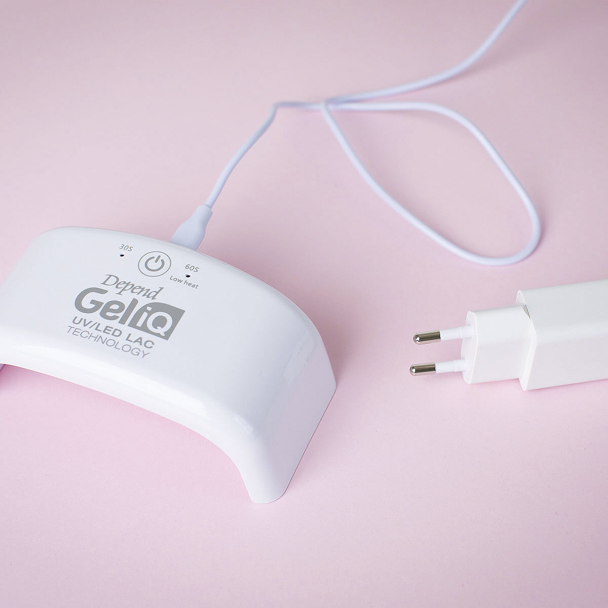 Lampa m. adapter EU se/fi/no/dk/gb/